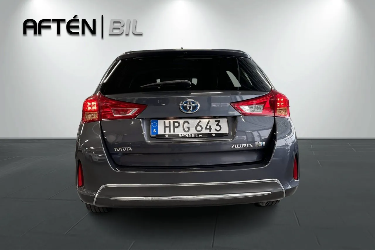 Vehicle image 8
