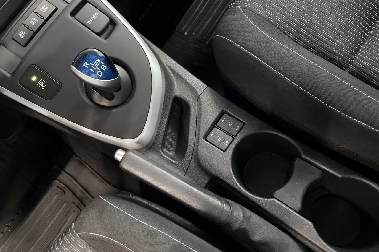Vehicle image 18