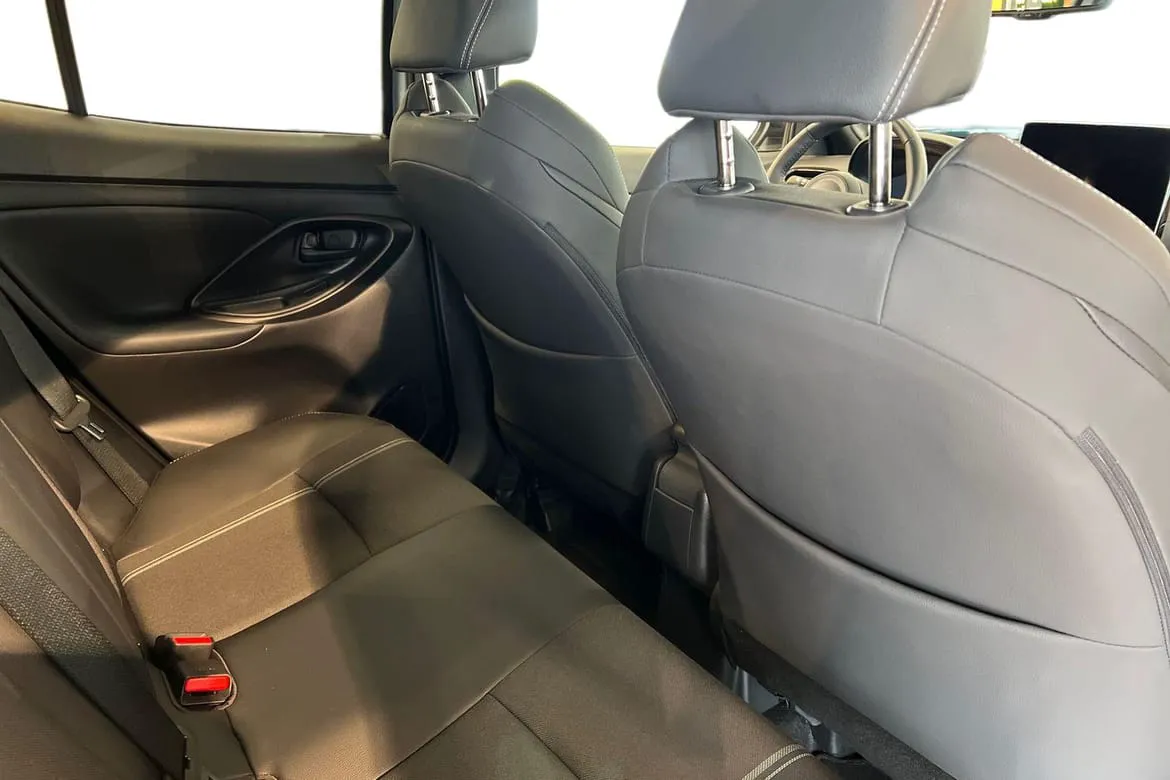 Vehicle image 8