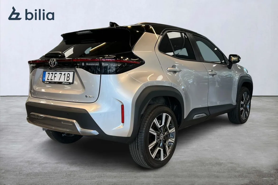Vehicle image 18