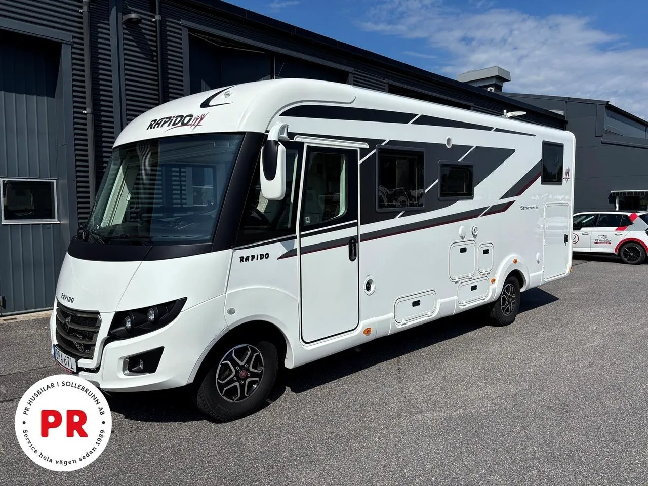 Vehicle image 12