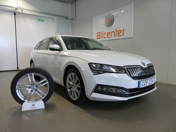 Skoda Superb iV 1.4 TSI iV Business Edition Drag-Värmare-Kamera-SoV - 2023