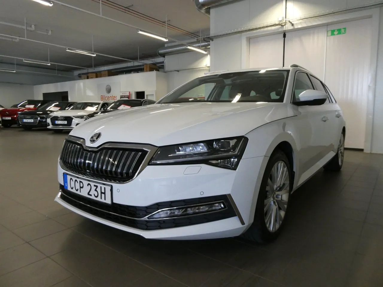 Vehicle image 11