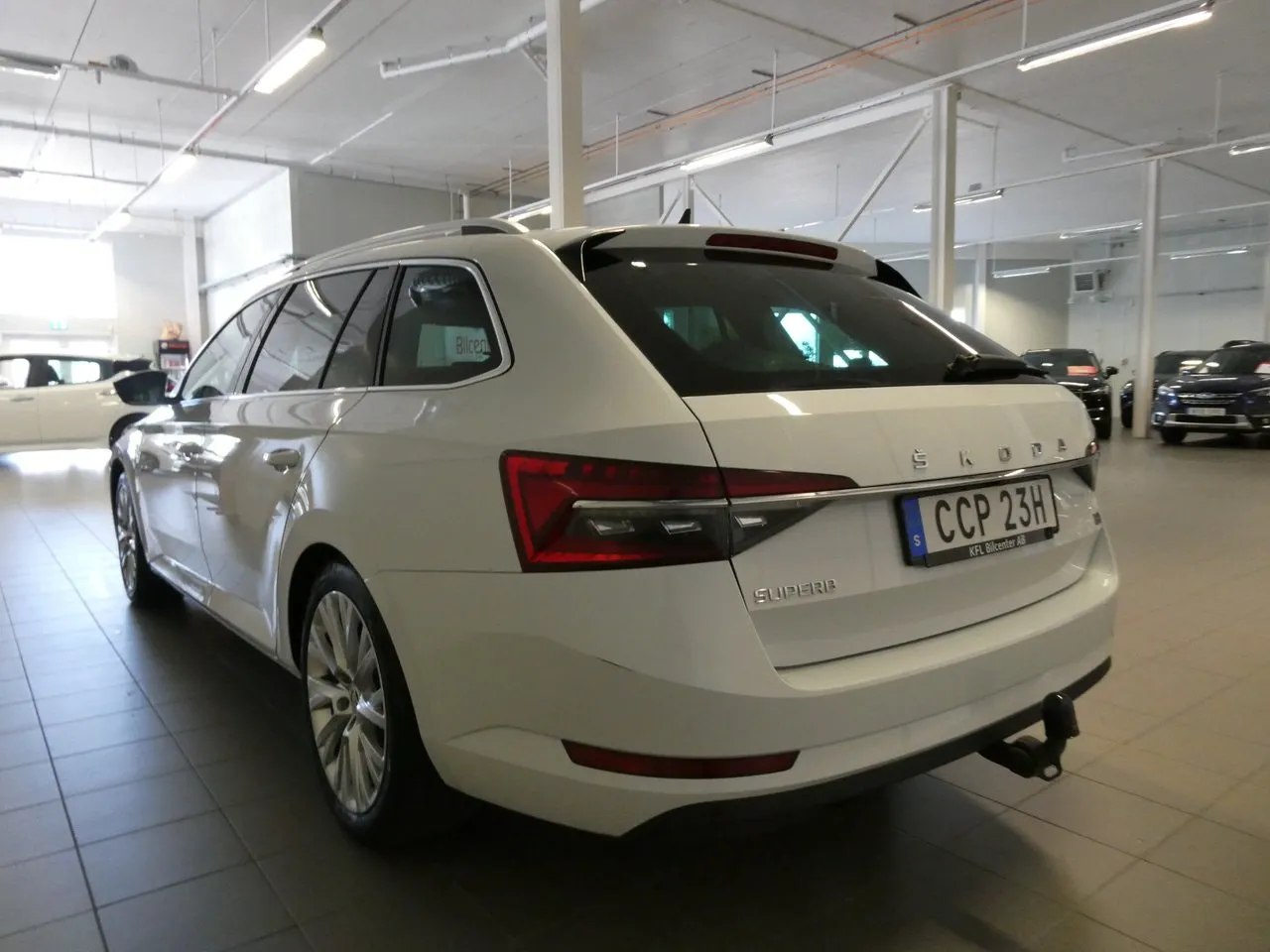 Vehicle image 9