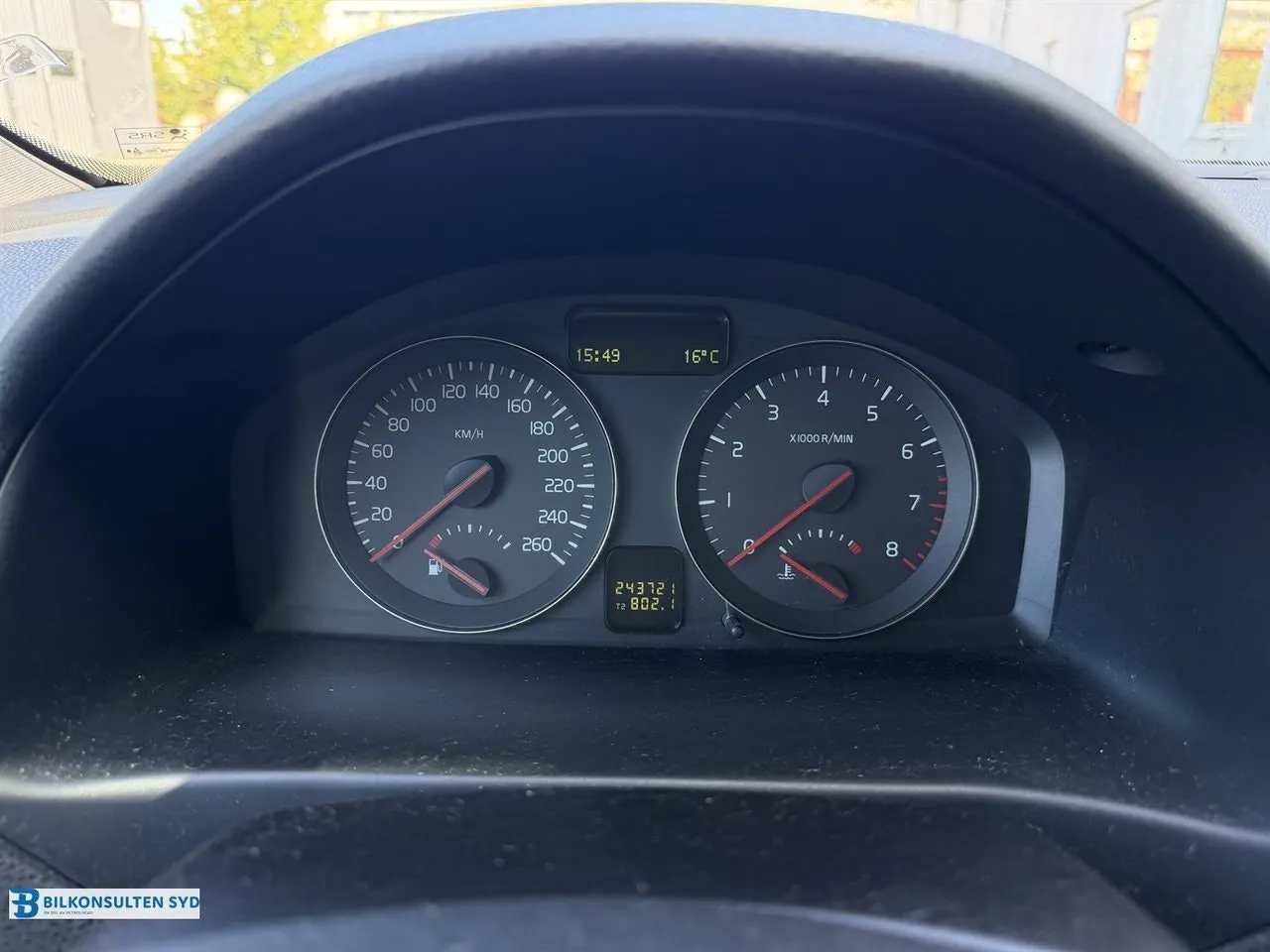 Vehicle image 8