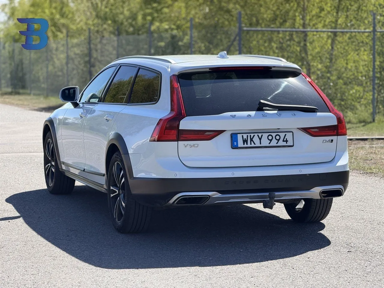 Vehicle image 14