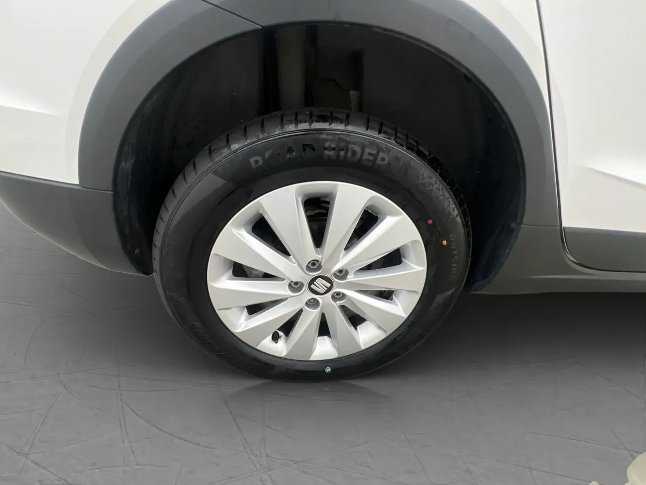 Vehicle image 22