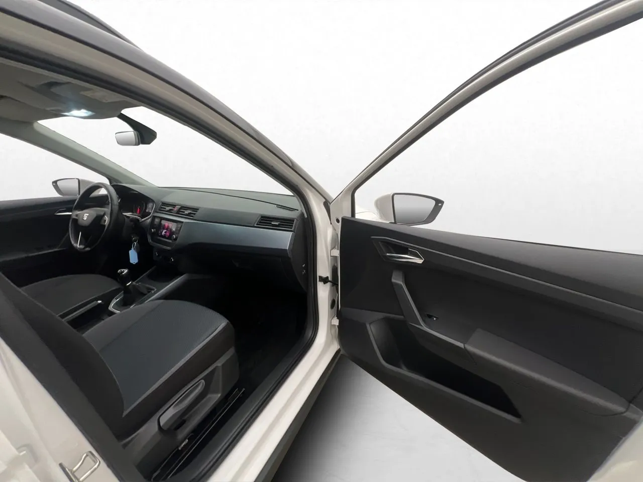 Vehicle image 18