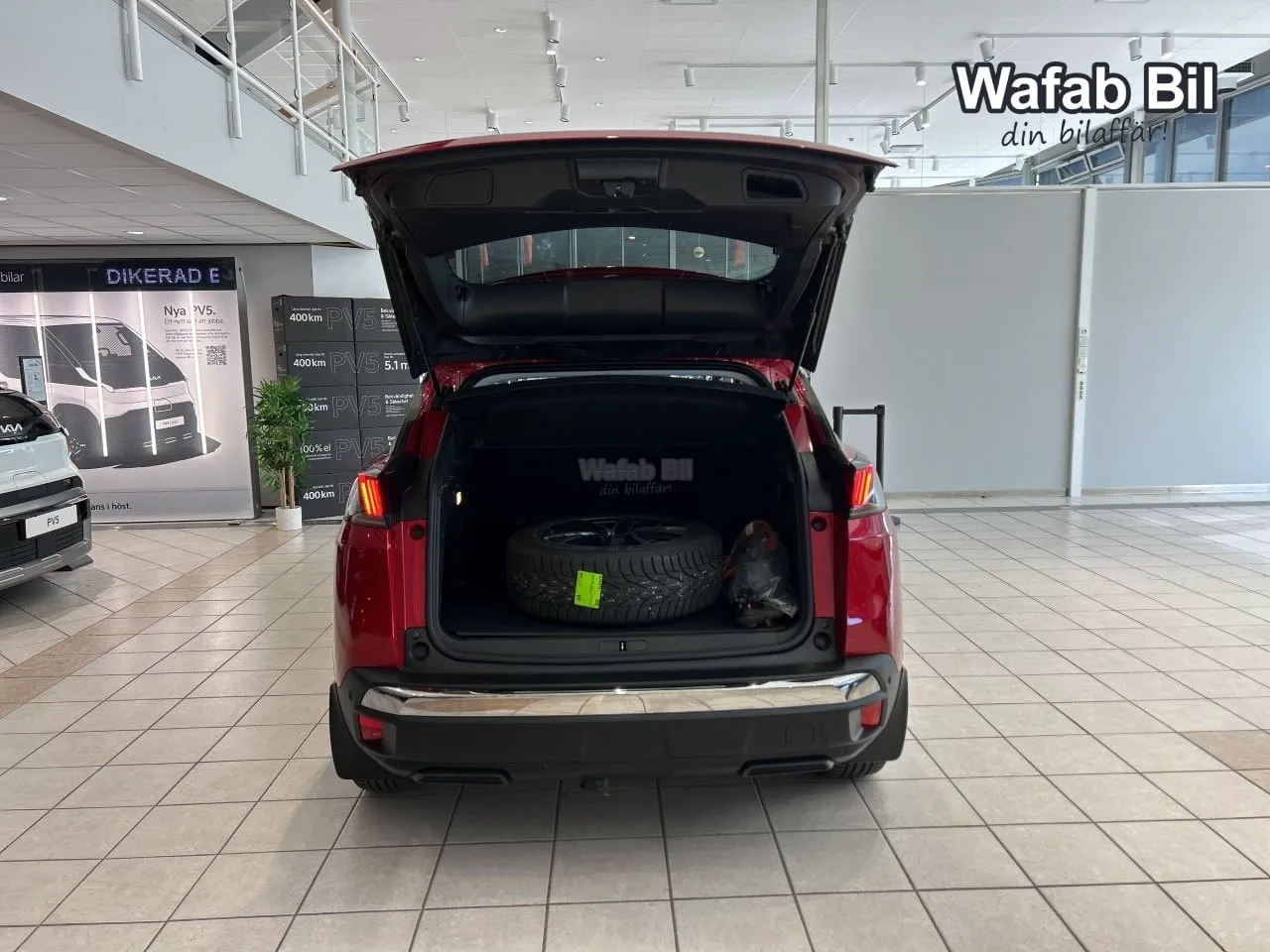 Vehicle image 13