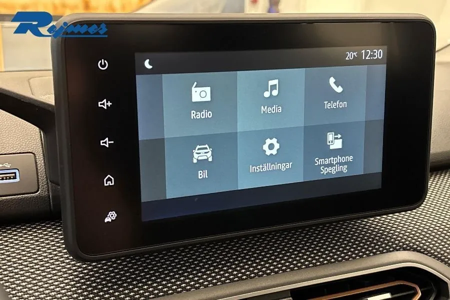 Vehicle image 12