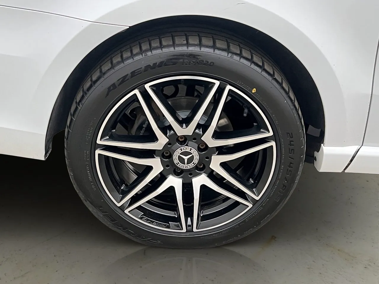 Vehicle image 32