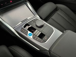 BMW i4 bild 8