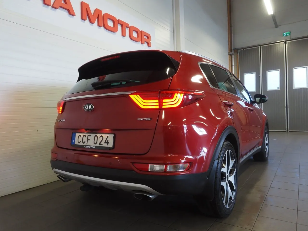 Vehicle image 5