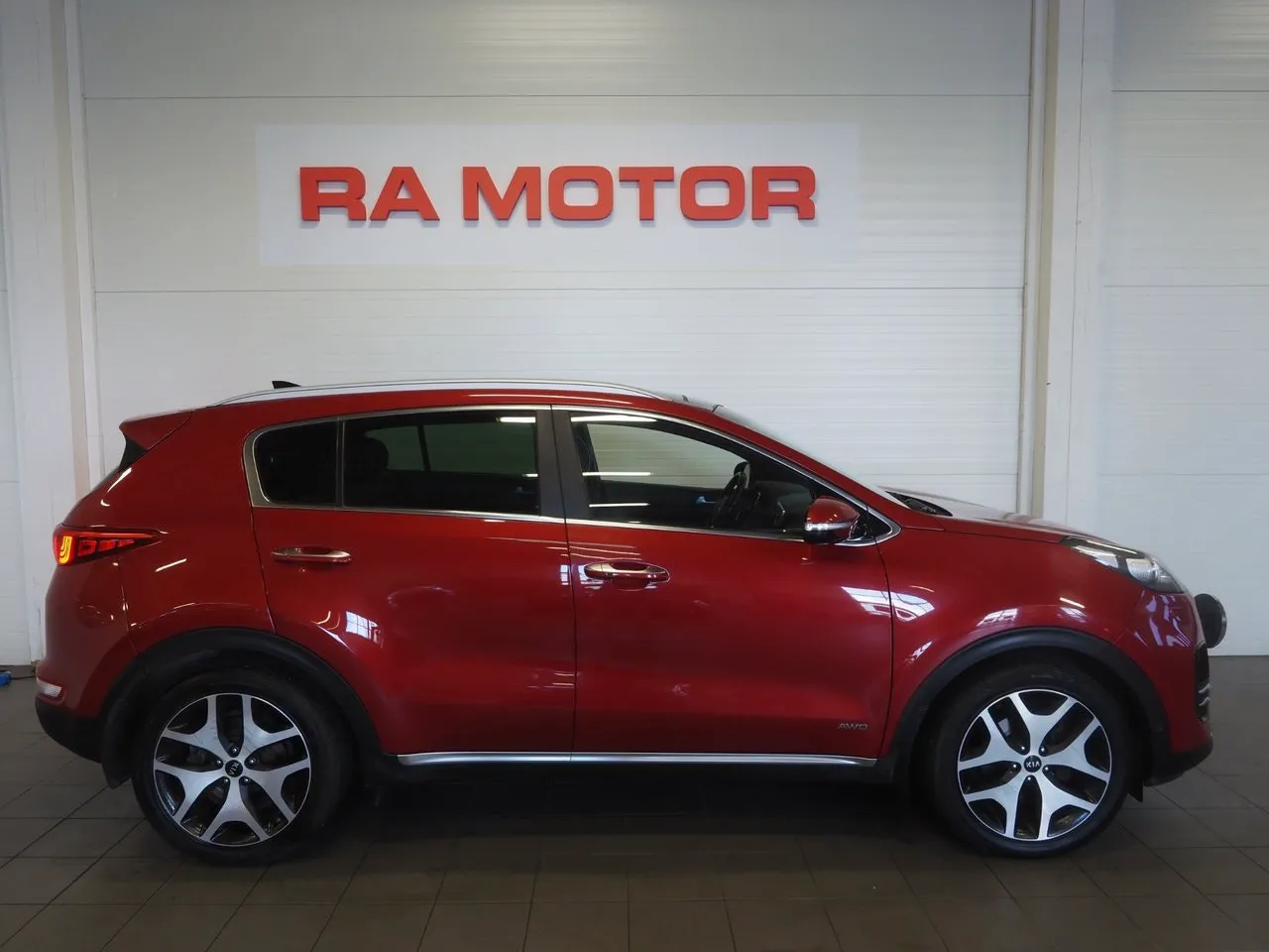 Vehicle image 3