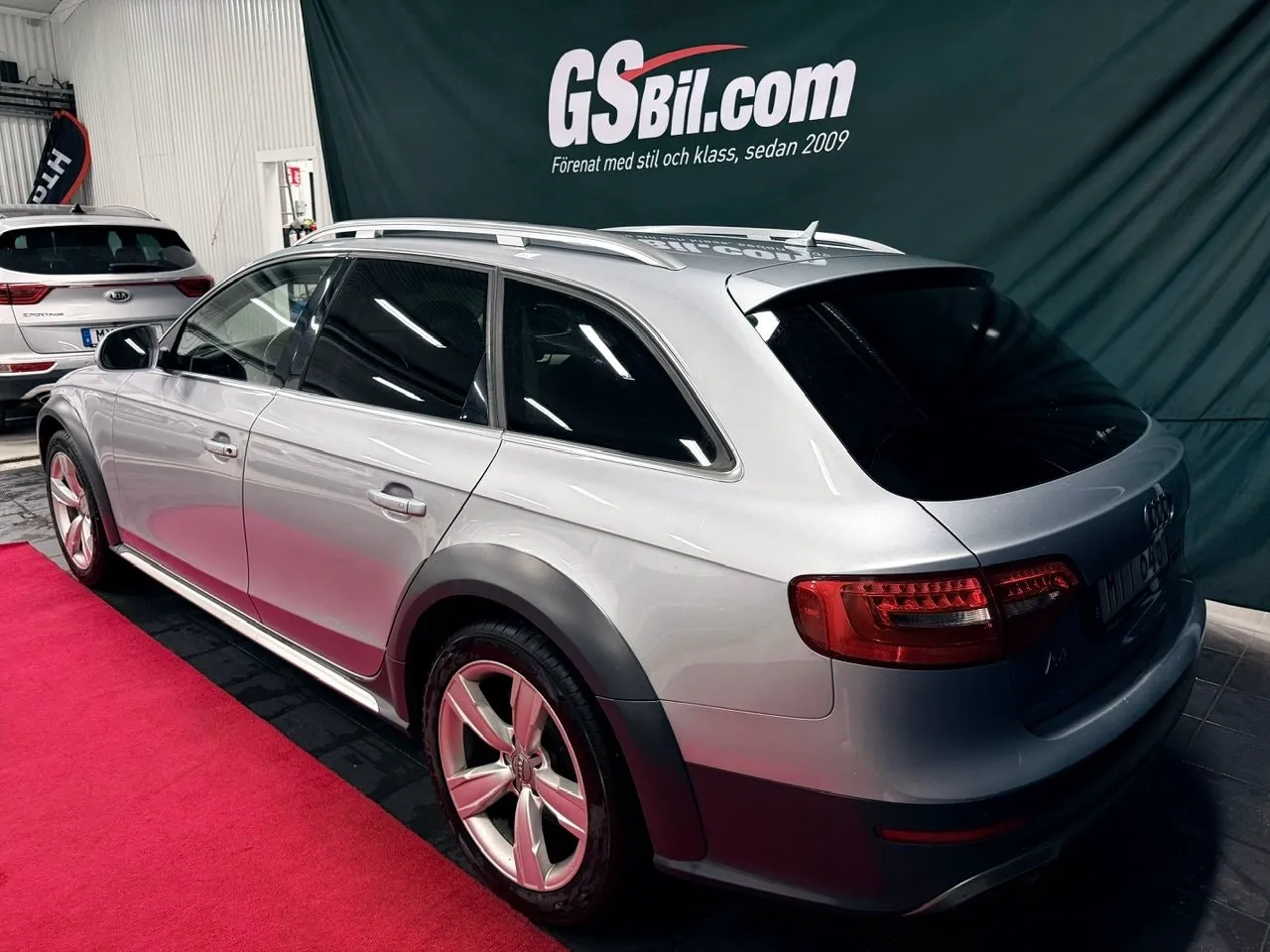 Vehicle image 6