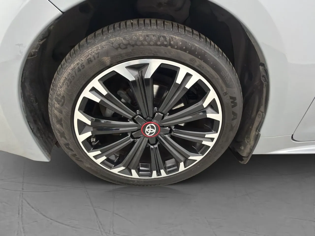 Vehicle image 25