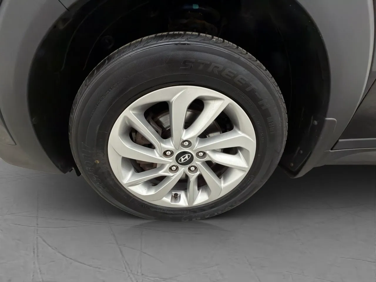 Vehicle image 25
