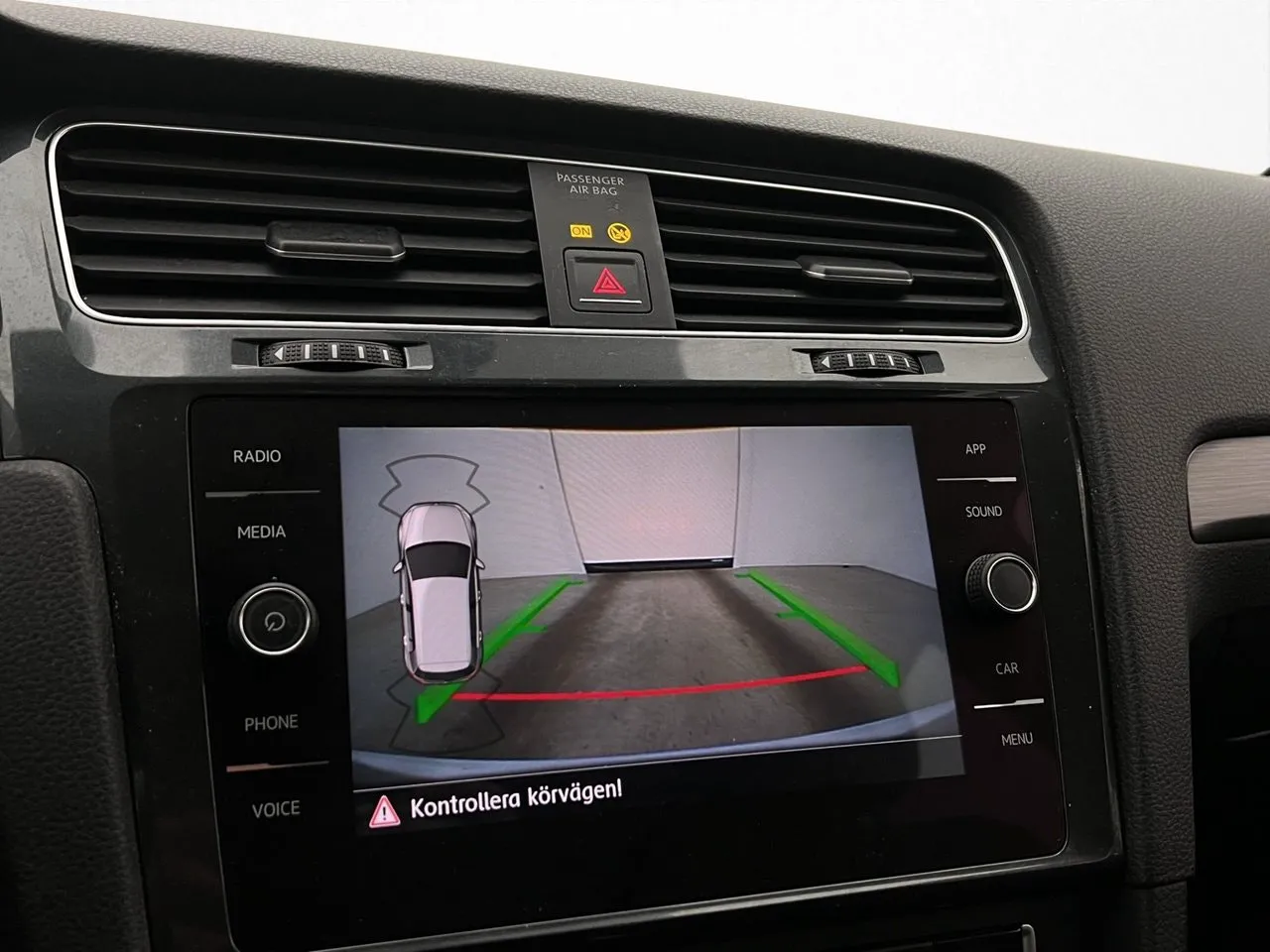 Vehicle image 18