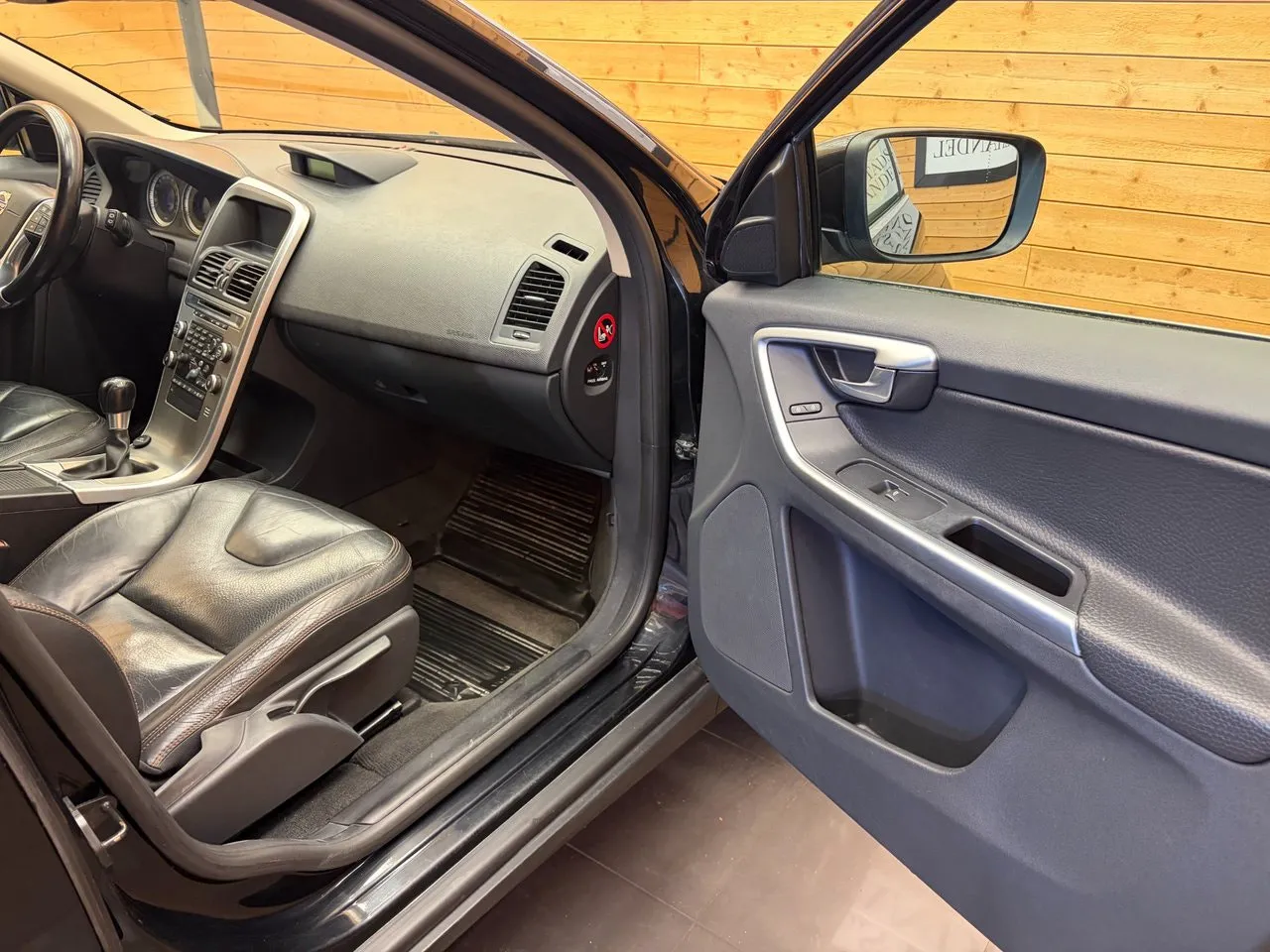 Vehicle image 20