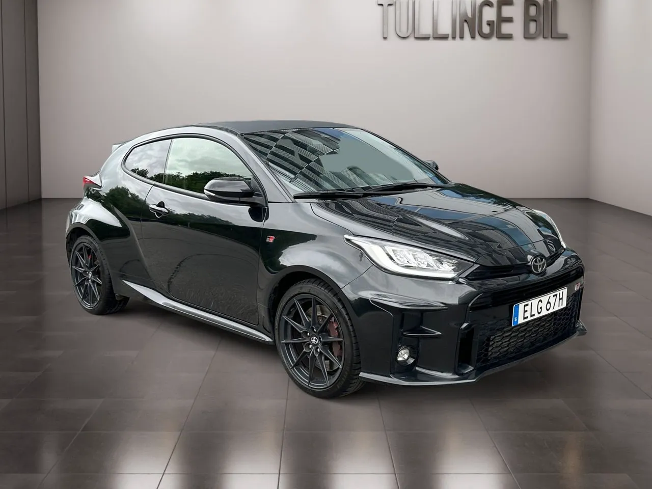 Vehicle image 6