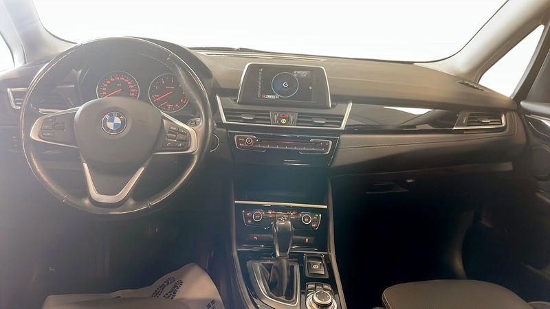 BMW 218 bild 4