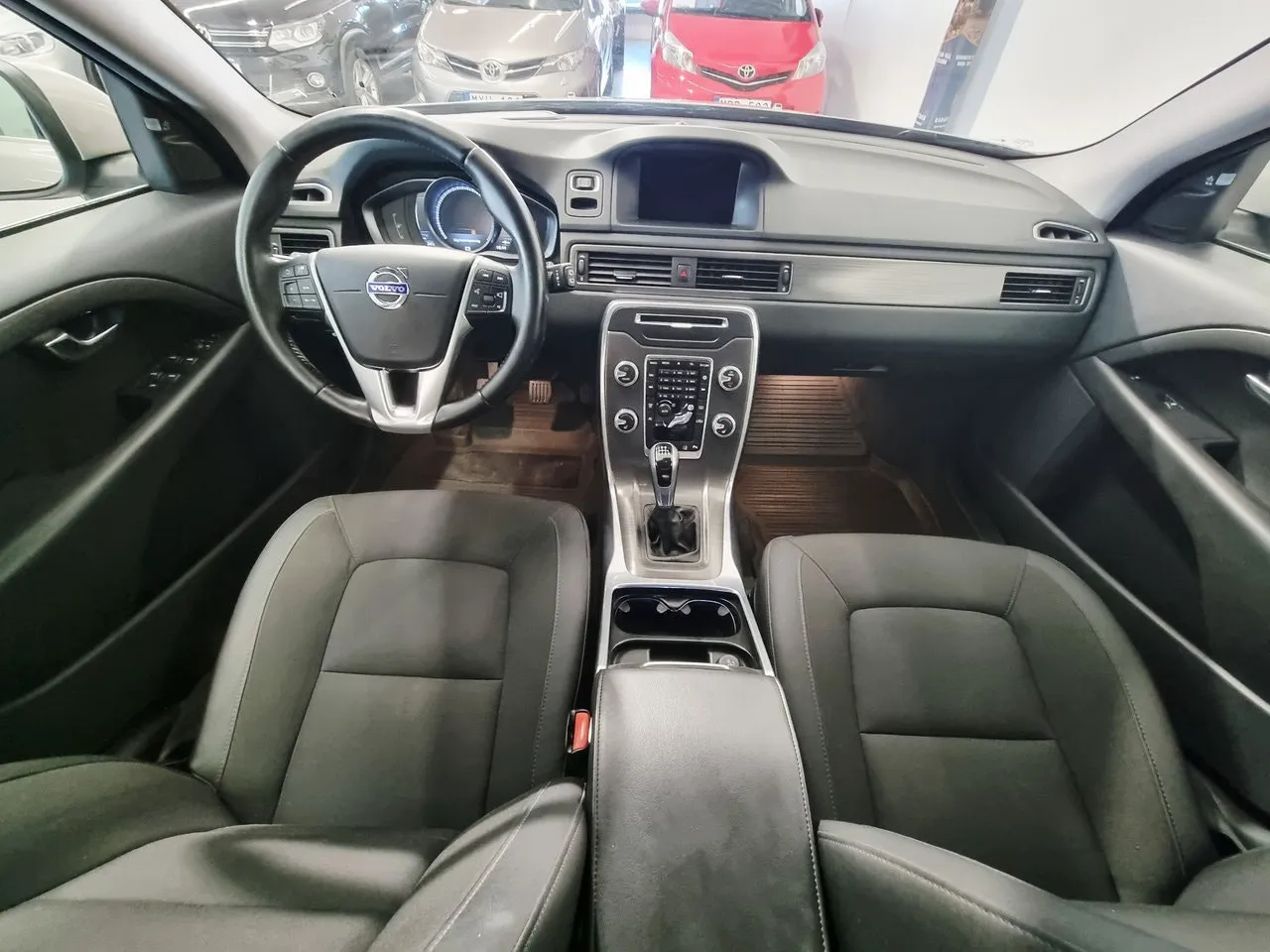 Vehicle image 10