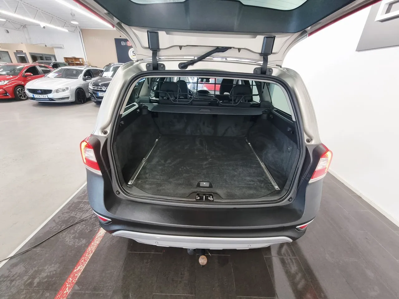 Vehicle image 19