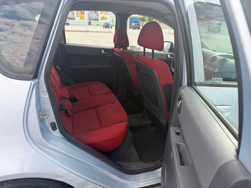 Mitsubishi Colt bild 5