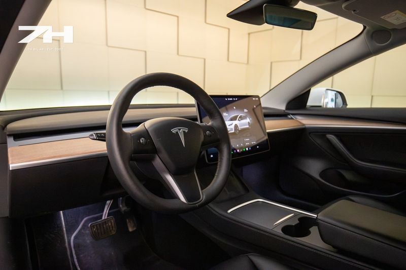 Tesla Model 3 bild 9