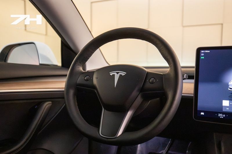 Tesla Model 3 bild 10
