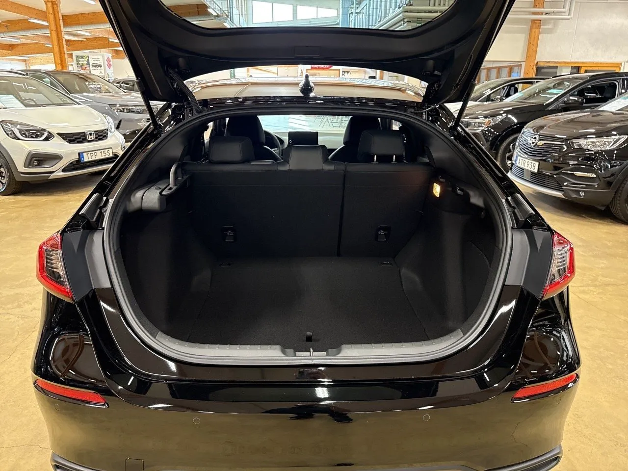 Vehicle image 13
