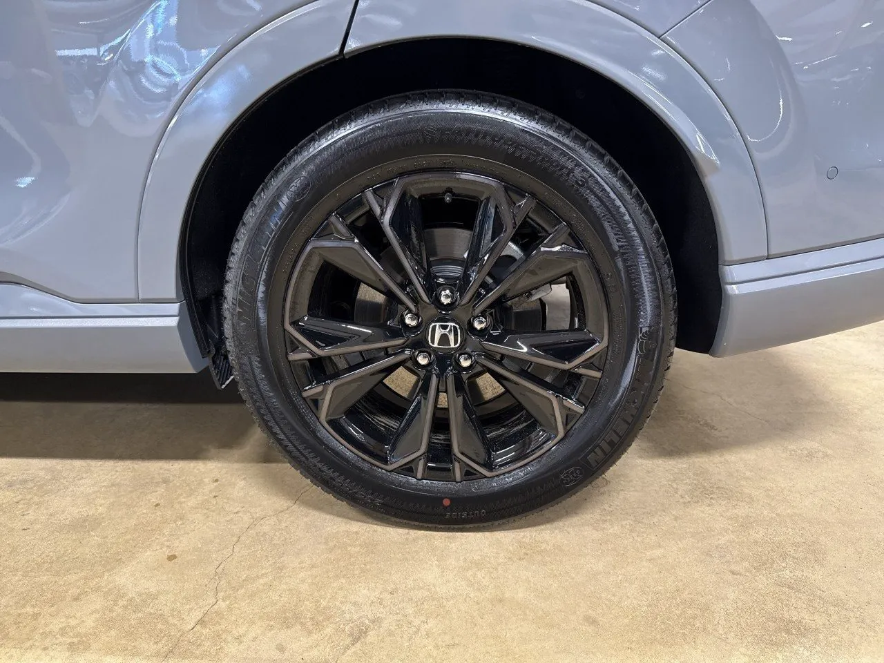 Vehicle image 15
