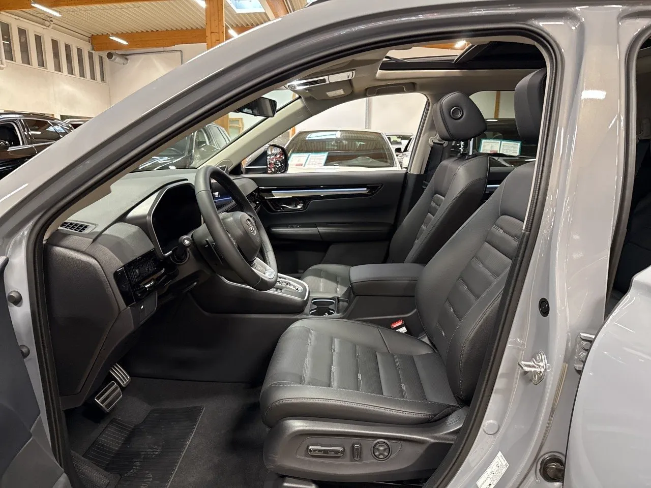 Vehicle image 7