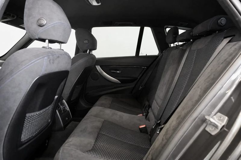 BMW 320 bild 18