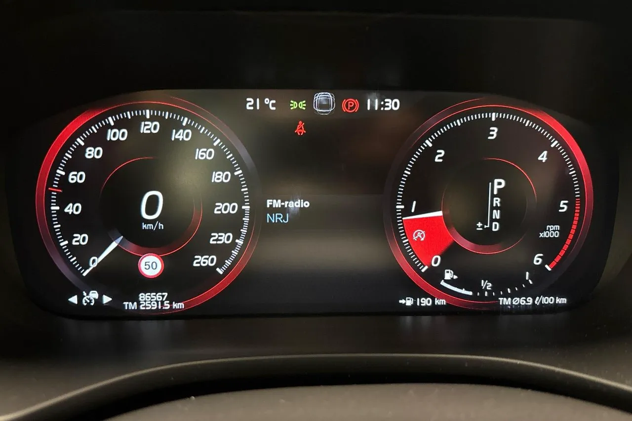 Vehicle image 15