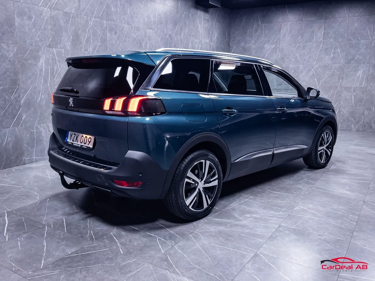 Vehicle image 6