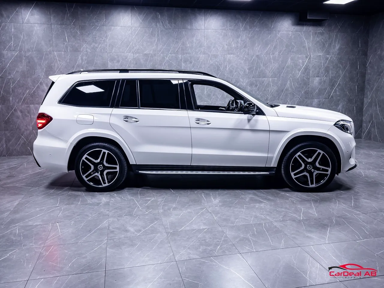 Vehicle image 7