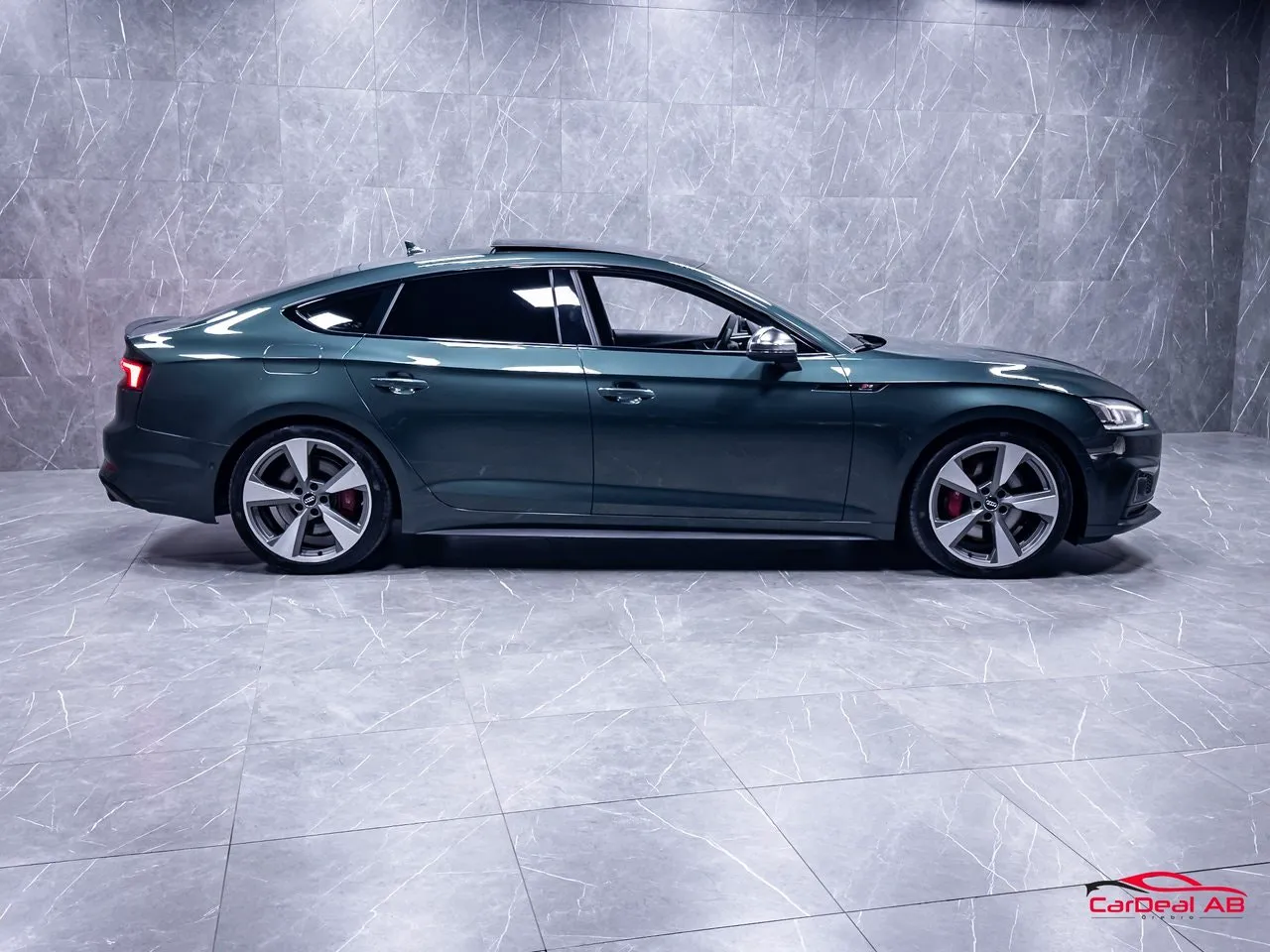 Vehicle image 7