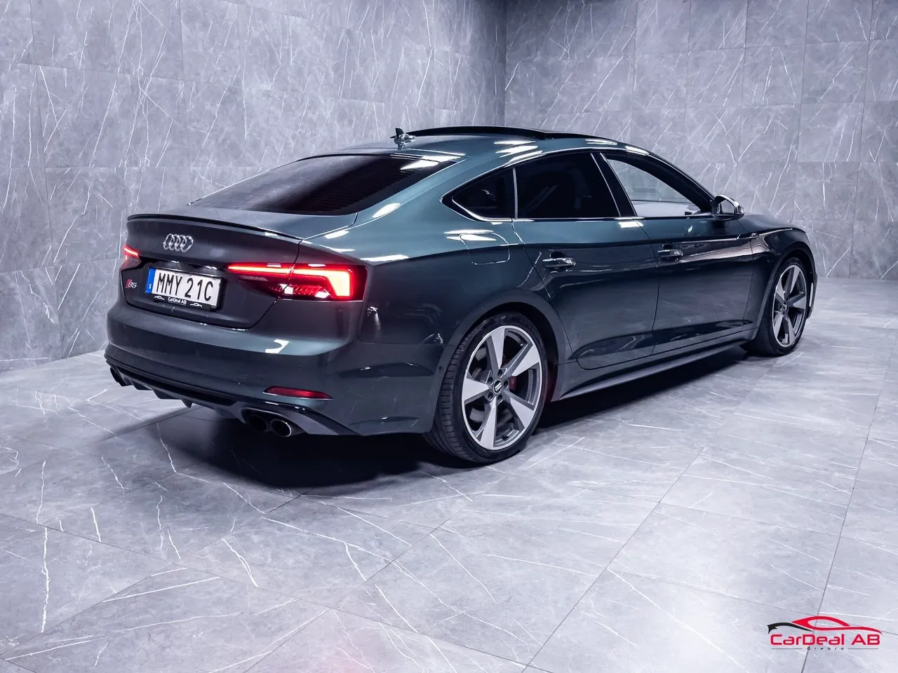 Vehicle image 6