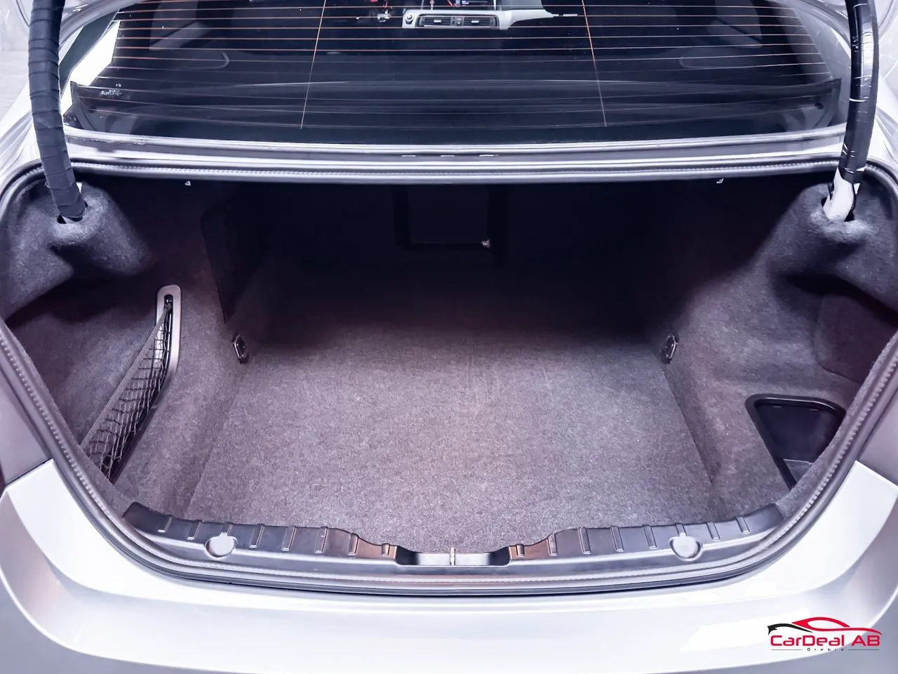 Vehicle image 16