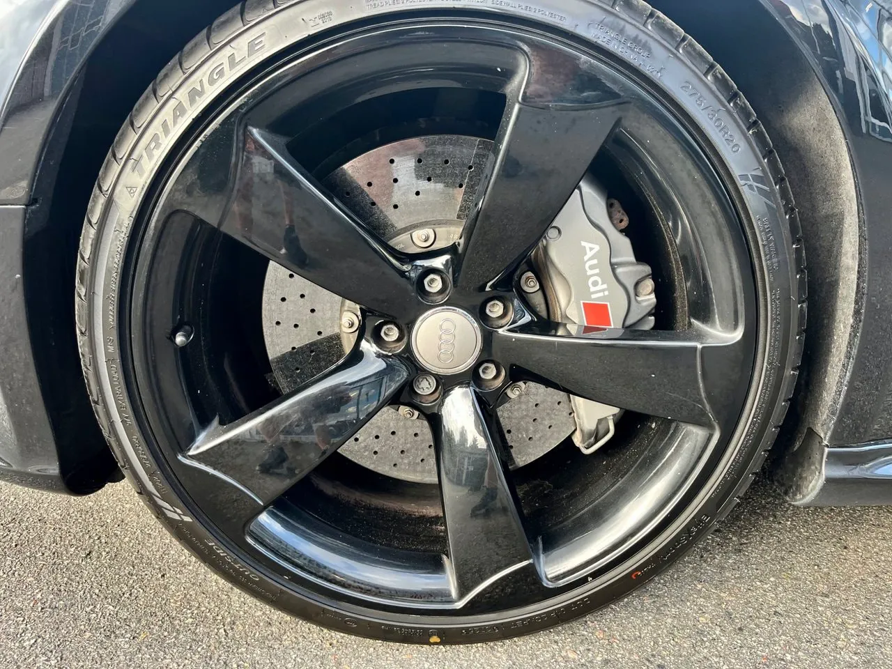 Vehicle image 15