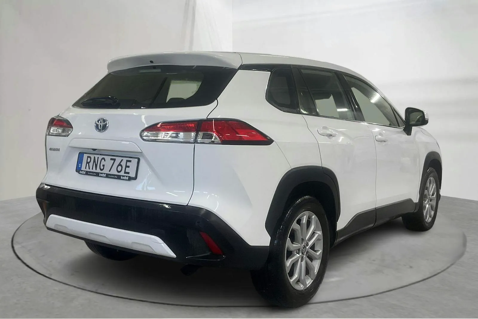 Vehicle image 2