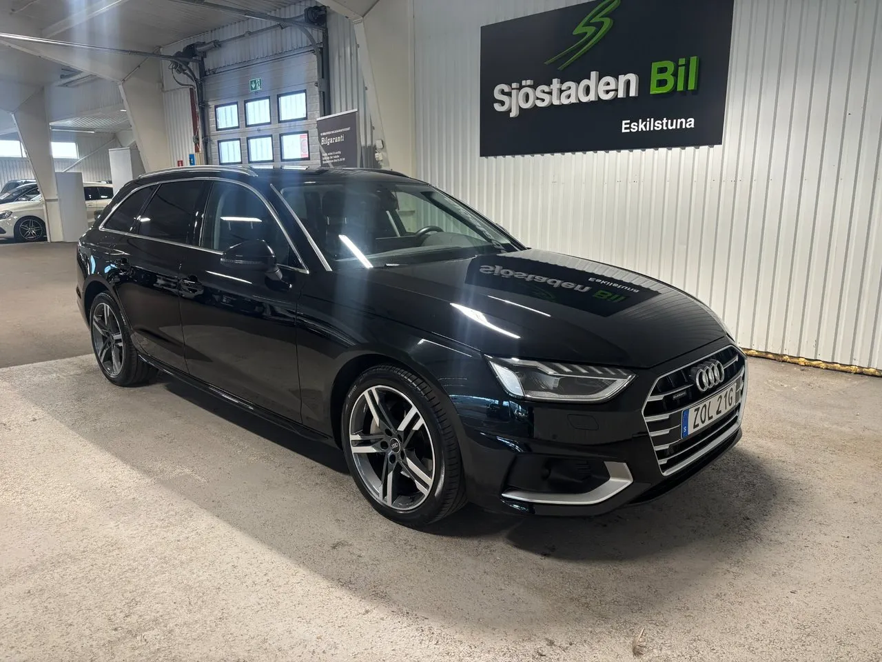 Vehicle image 5