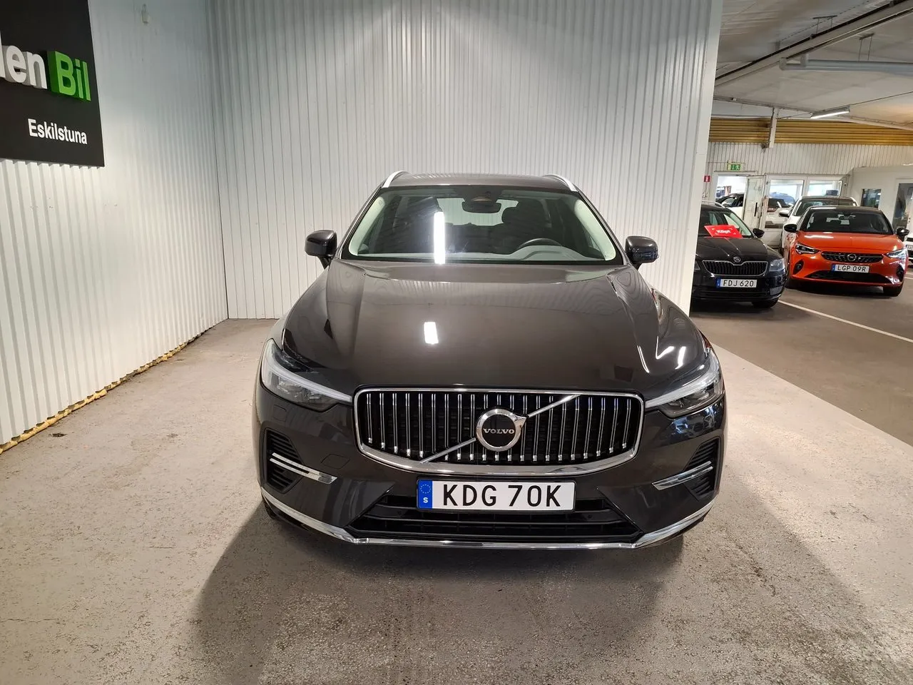 Vehicle image 8
