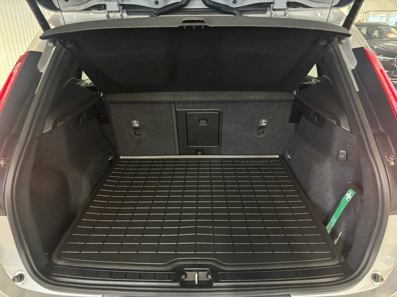 Vehicle image 18