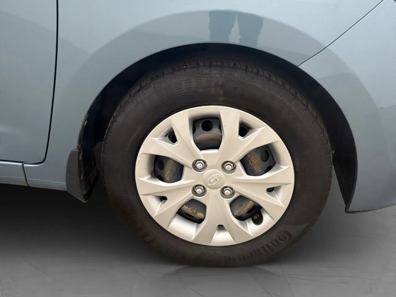 Vehicle image 23