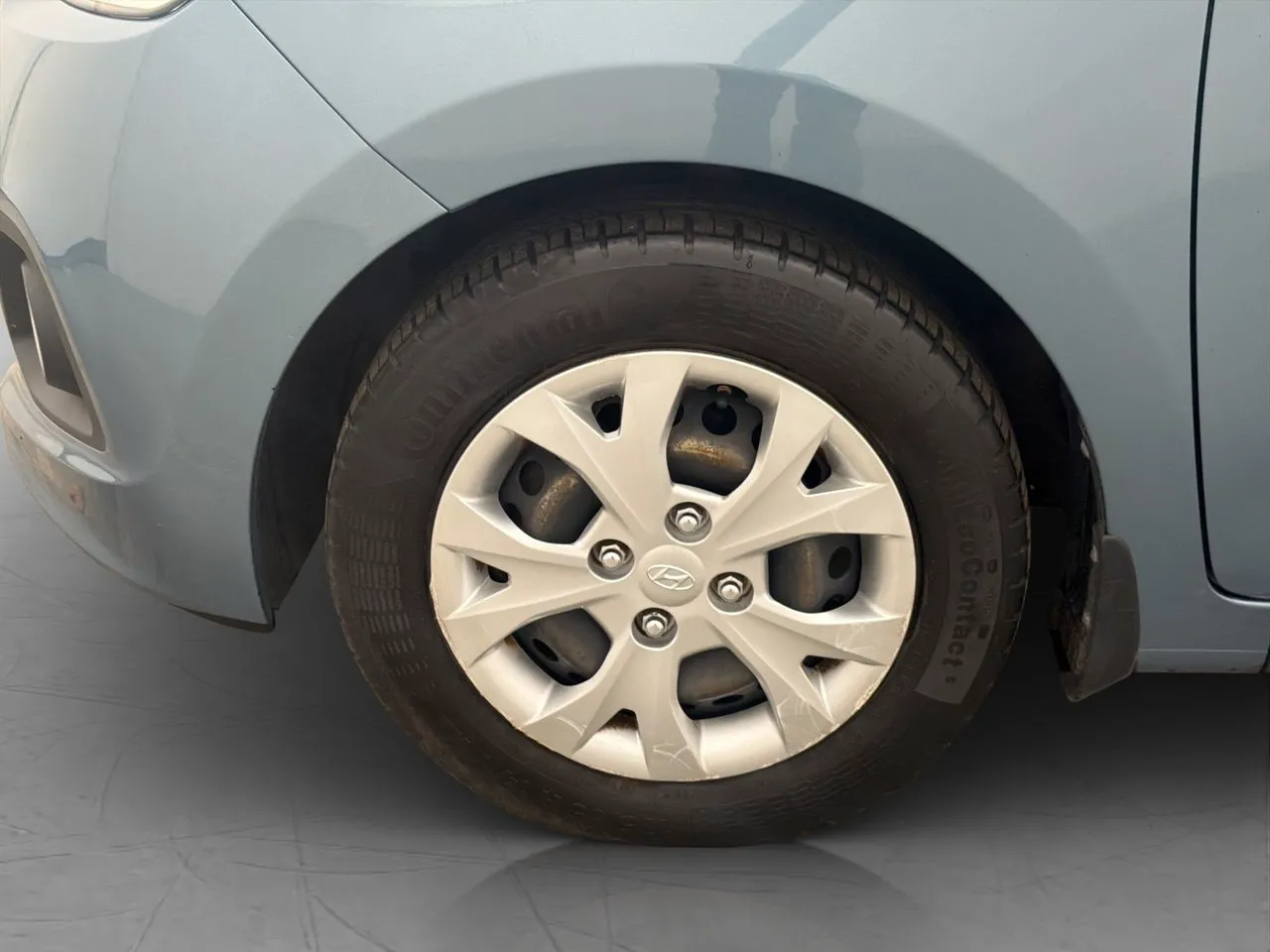 Vehicle image 20