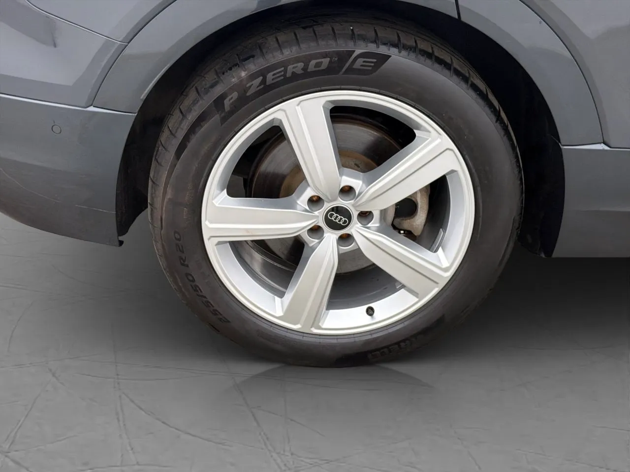 Vehicle image 30