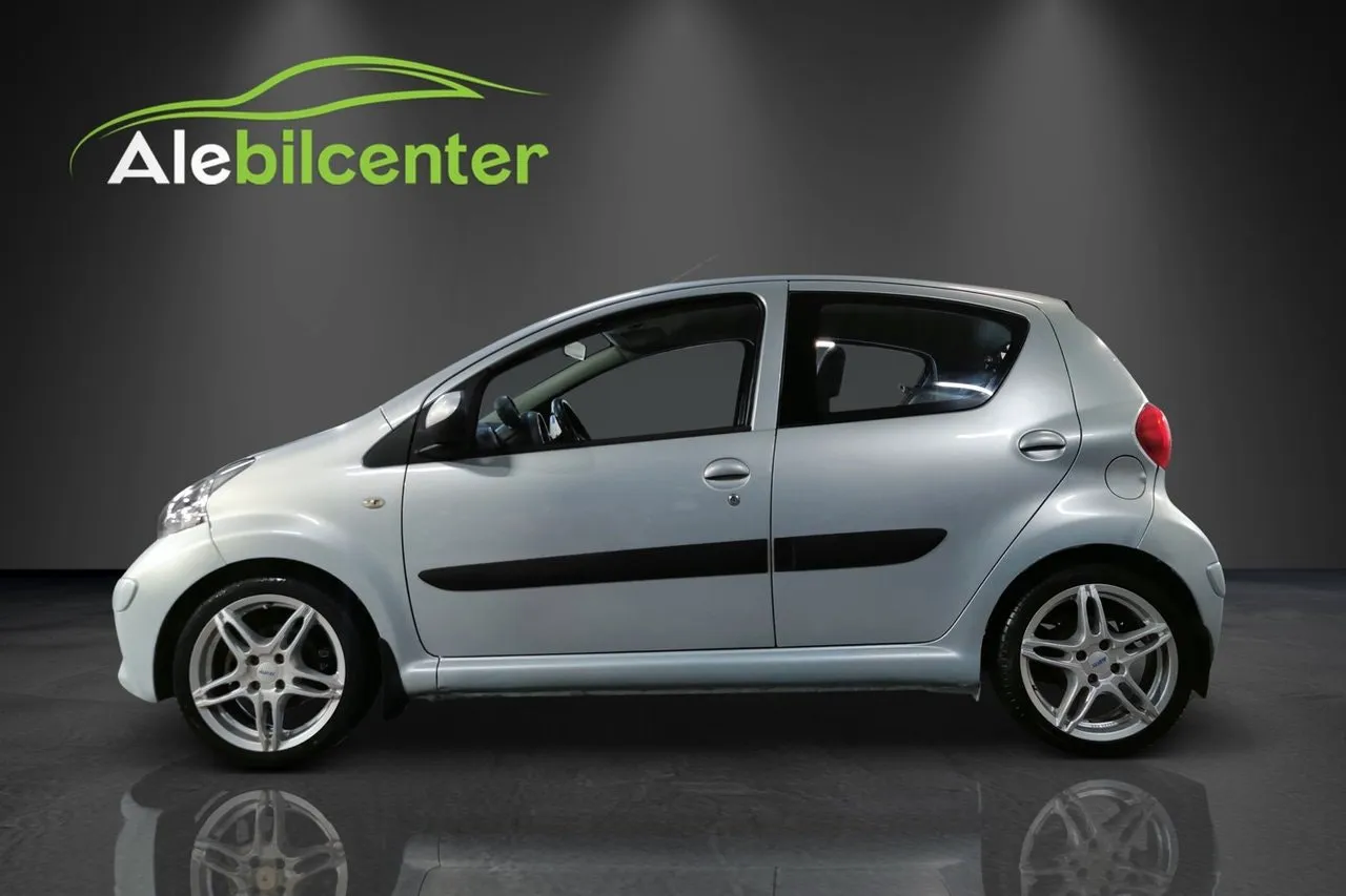 Vehicle image 2