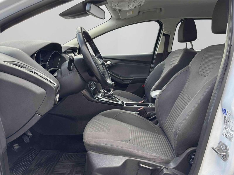 Ford Focus bild 8